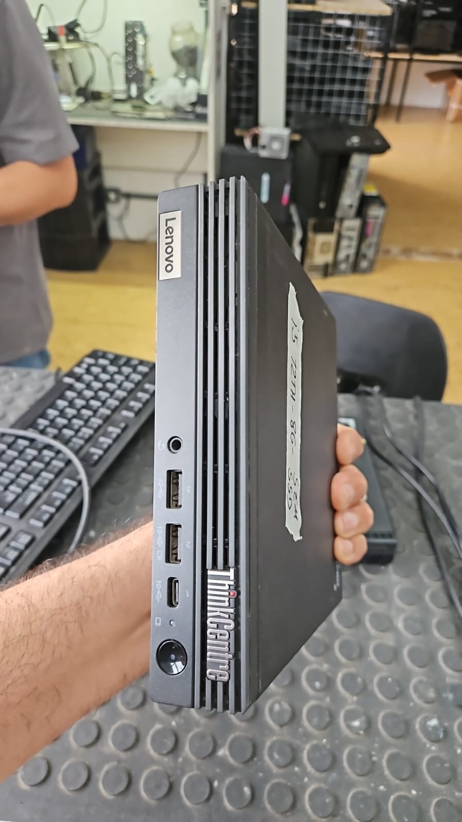 Mini PC Lenovo ThinkCentre M80q Gen 3 (I5 12ª Geração - 08GB RAM DDR4 - SSD 240GB)