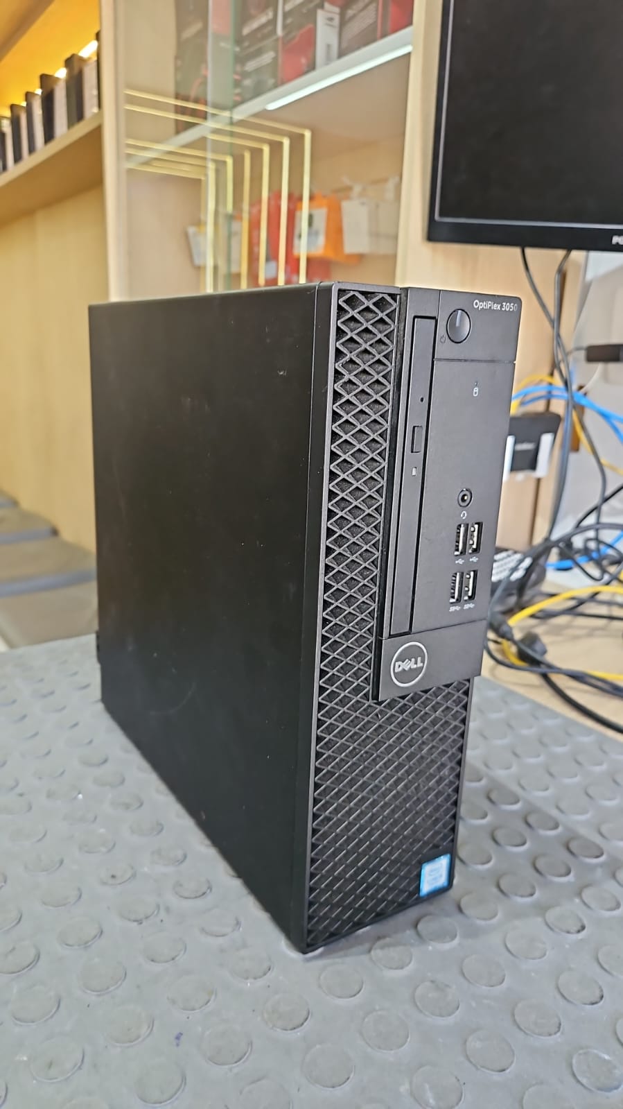 Computador Dell OptiPlex 3050 - i5 7ª Geração - 8GB - SSD 240GB