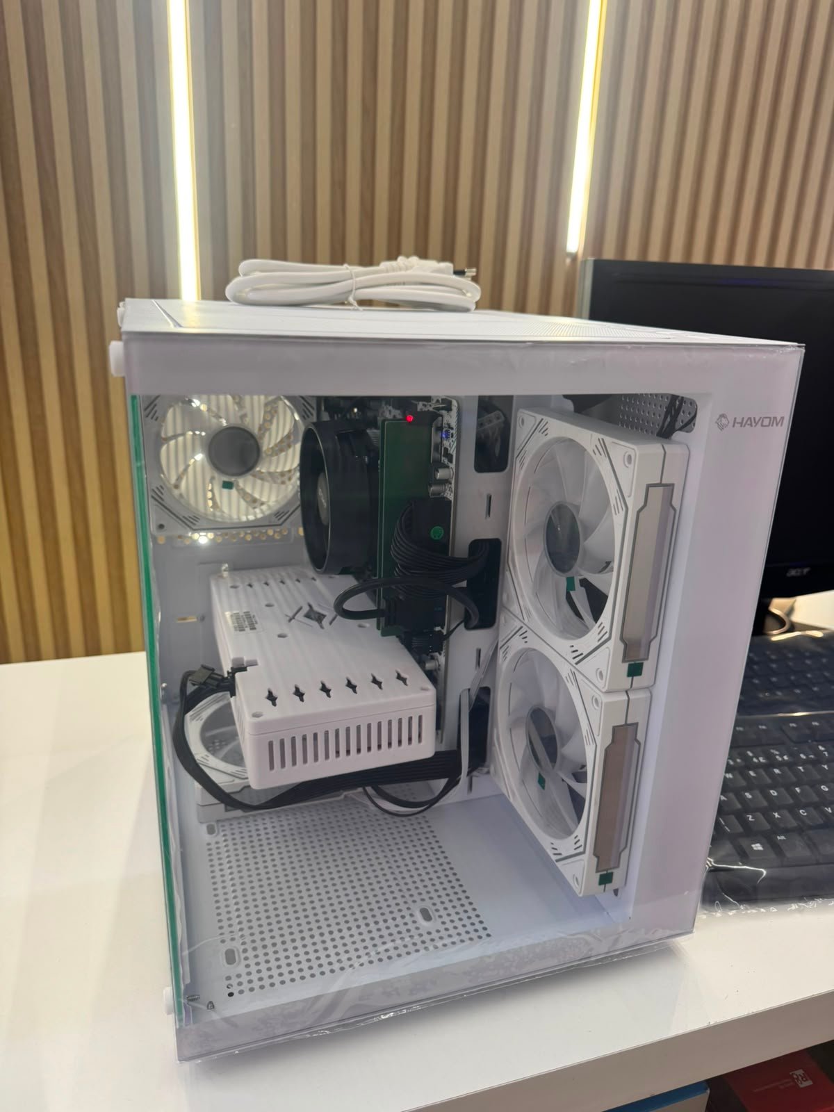 PC Gamer Branco Ryzen 5 450016GB RAM SSD M2 256GB