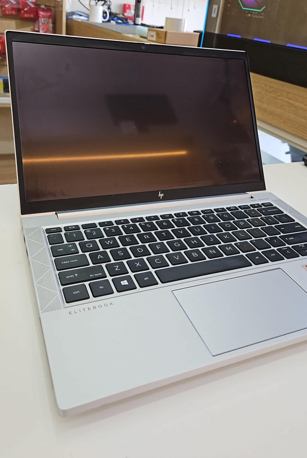 Notebook HP EliteBook 830 G8 (I7 10ª - 16GB RAM - SSD 500GB) TELA TOUCH